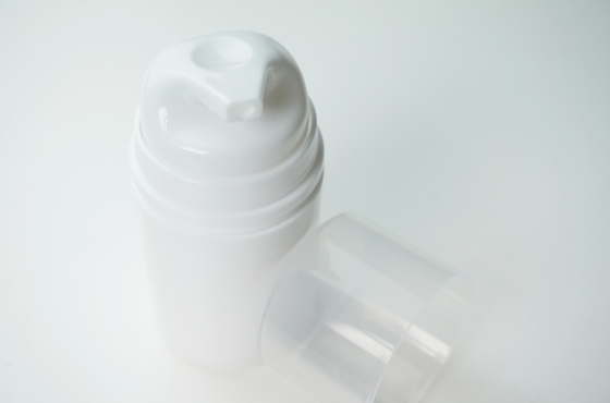 30ml 50ml80ML 100ML 150Ml Snap On Cylindrical Airless Pump Bottles White PP Plastic Material